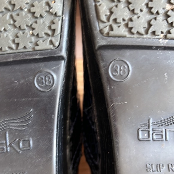 Women’s Dansko clogs. Navy blue. Pre owned. Some signs of wear . See photos - Picture 8 of 9